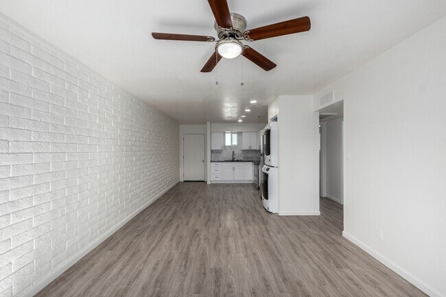 Photo - Granada Gardens