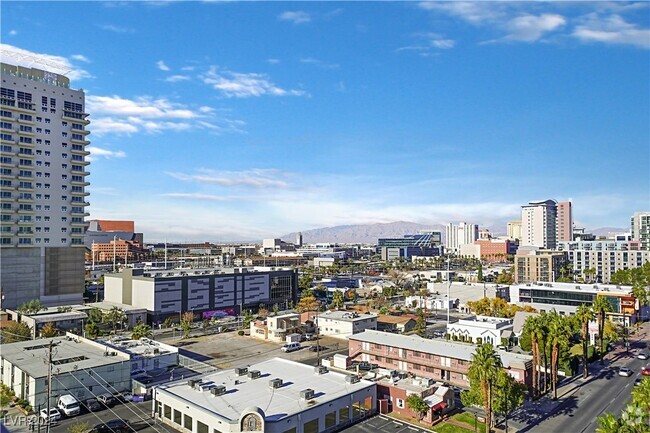 Building Photo - 900 S Las Vegas Blvd Unit 804 Rental