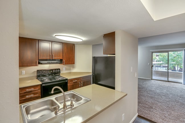 Building Photo - Seasons at Pebble Creek Rental
