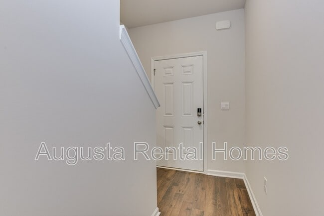 Photo - 818 Quaint Parish Cir