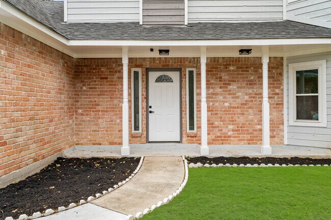 Photo - 11923 Pondwood Dr