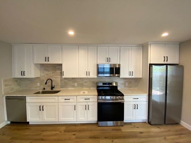 Photo - NEW 4BD/2BA!! Easy Walk to Campus