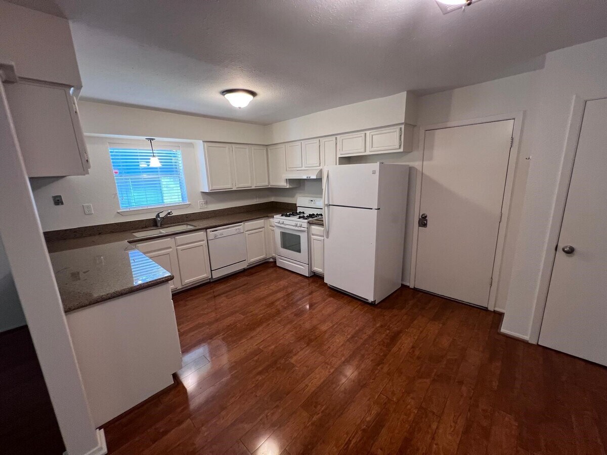 Photo - 21 N Waxberry Rd