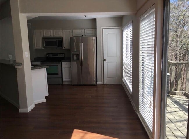 Photo - Completely Remodeled Townhouse in the hear...