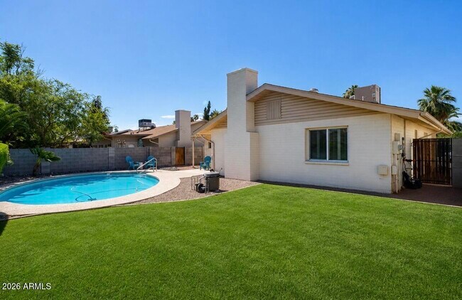 Photo - 2046 E Yale Dr