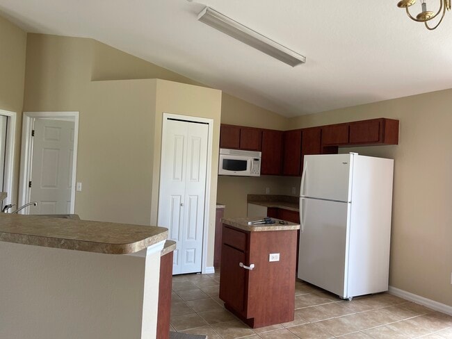 Photo - 14 Poplar Ct