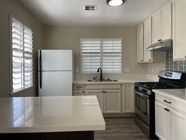 Photo - Amazing Location, Central Heat and Air, Washer & Dryer, Must See! Unit 1824-D