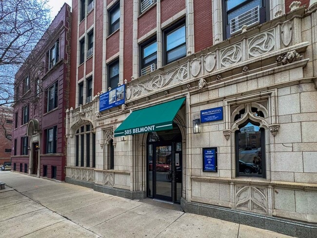 Building Photo - 501 W Belmont Ave Unit E05P