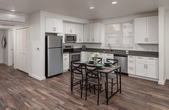 2 bed 2 bath with Office
