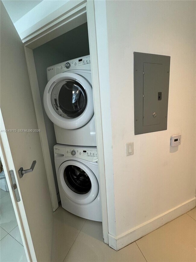 Photo - 1300 Brickell Bay Dr Unit 901