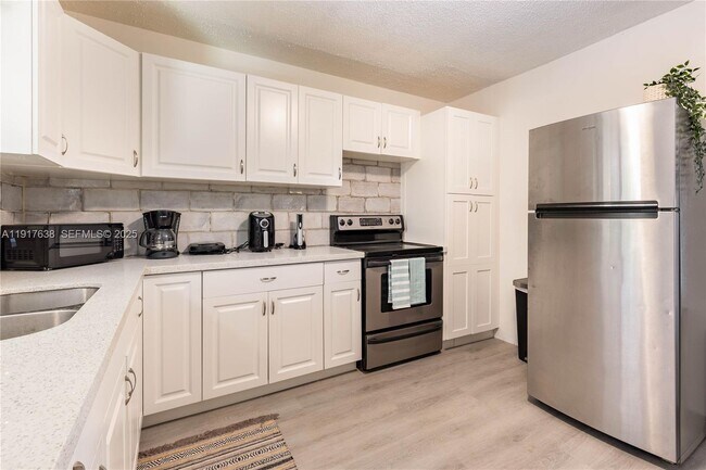 Photo - 22 SE 13th Terrace Unit 2