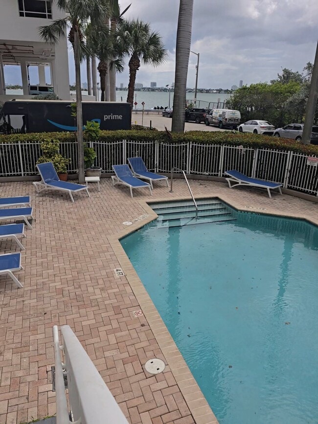 Photo - 615 NE 22nd St