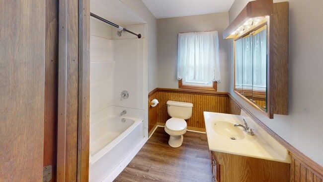 Photo - 113 Madison Ave