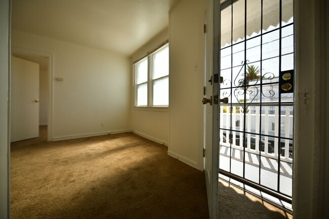 Photo - 1p705 - 2721 CA Street Unidad B