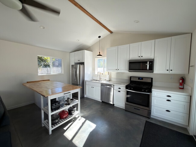 Photo - 240 W Cedar Ave