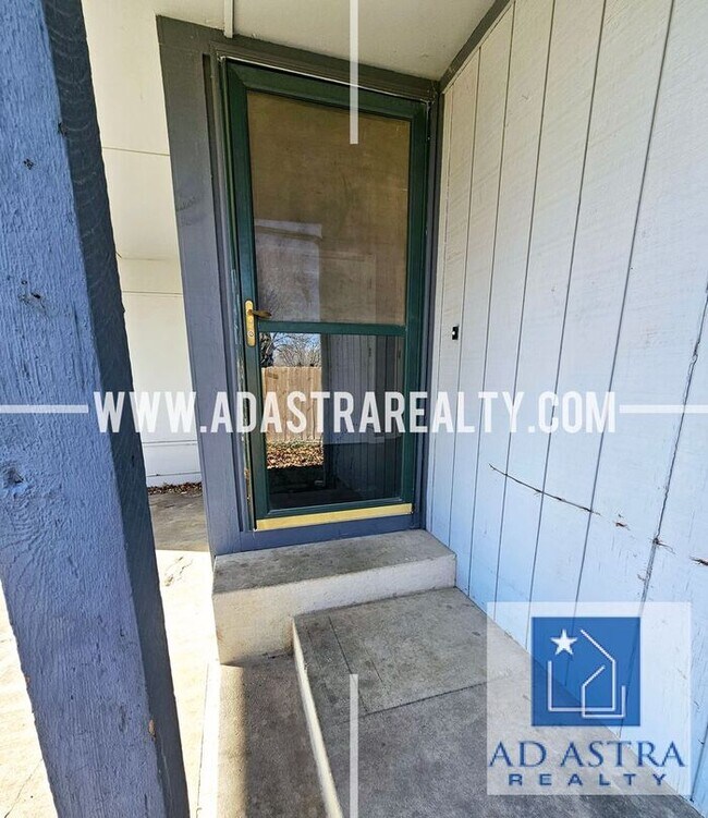 Nice 3 bed 1.5 bath townhouse in Olathe-Coming SOON!!