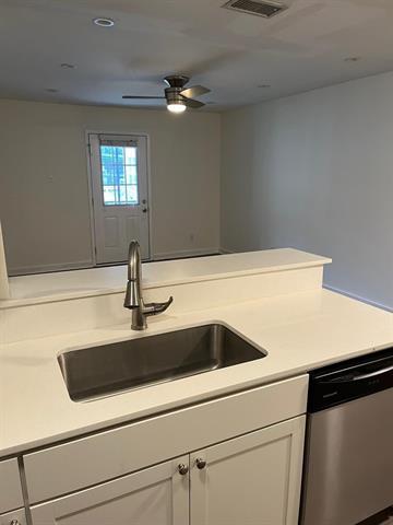 Photo - 2902 Douglas Ave Unit 208