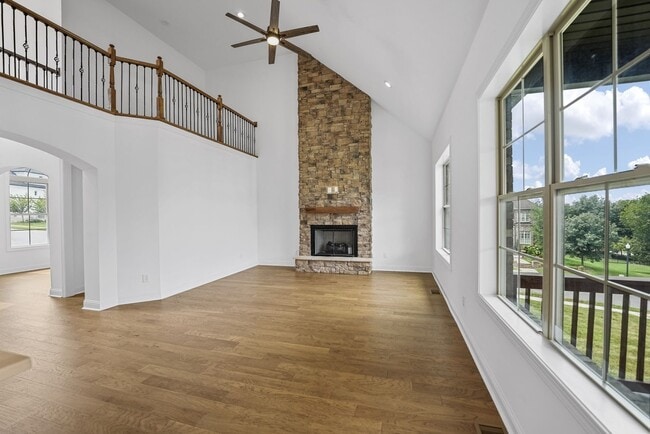 Photo - Newer Custom Brick Home in Lebanon