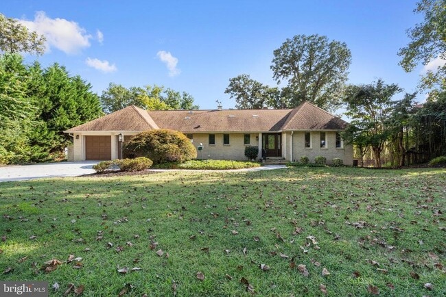 Photo - 5837 River Dr