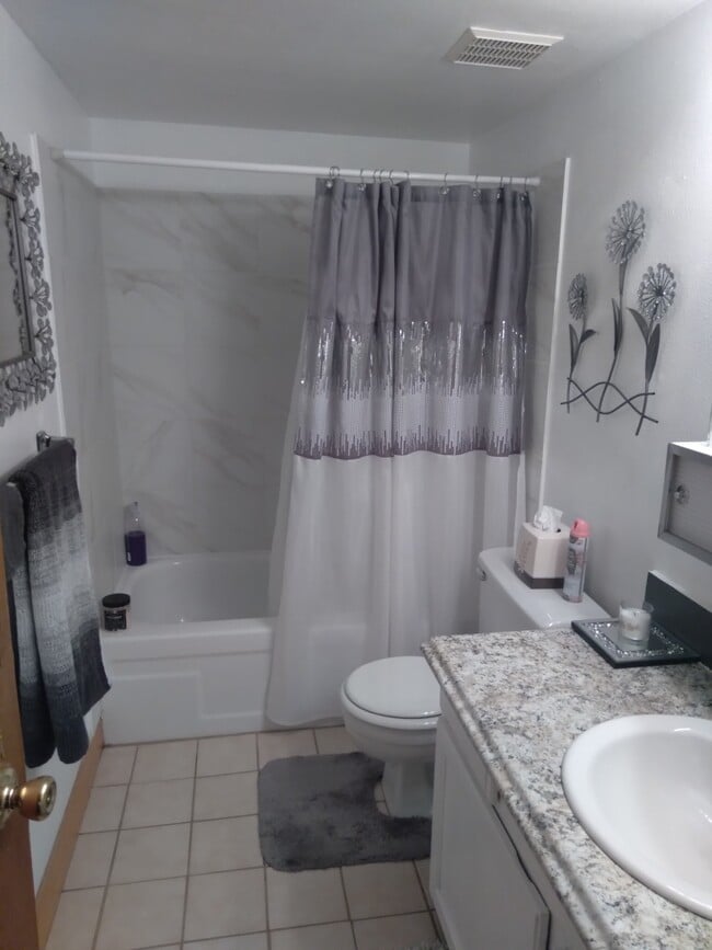 Photo - 1422 Lynn Ave Unidad 1