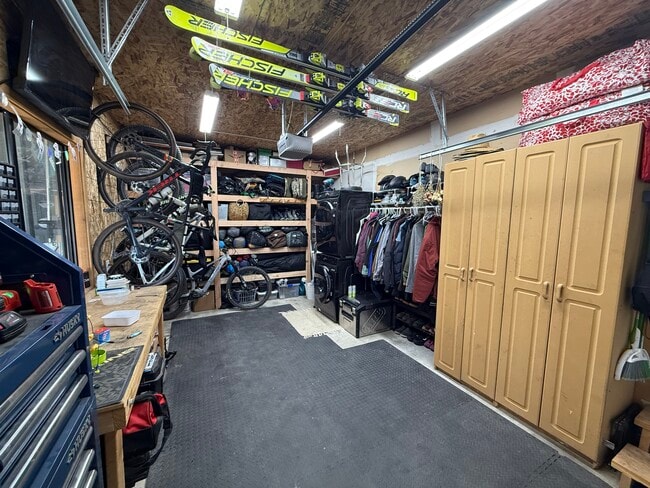 Photo - 205 West St