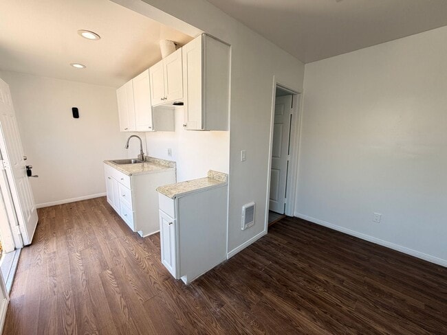 Photo - Studio for Rent – San Diego
