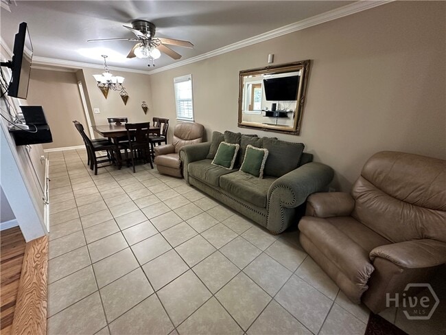 Photo - 625 E 34th St