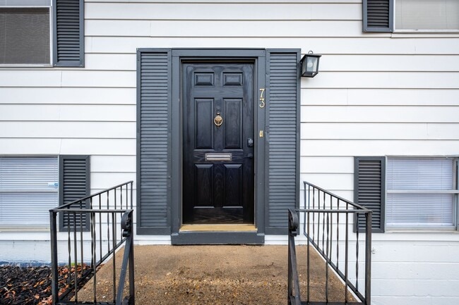 Photo - 73 White Oak Ln