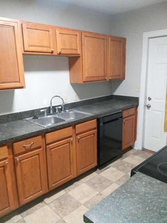 Photo - Cozy 3 bedroom ranch style single family house close to the Short North