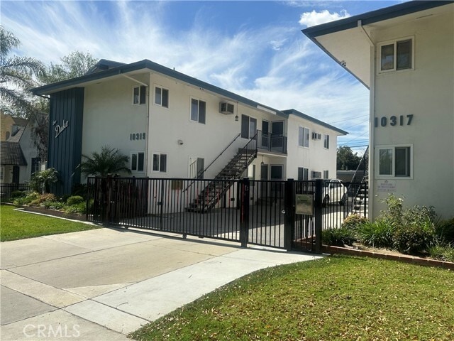 Building Photo - 10317 Pinehurst Ave