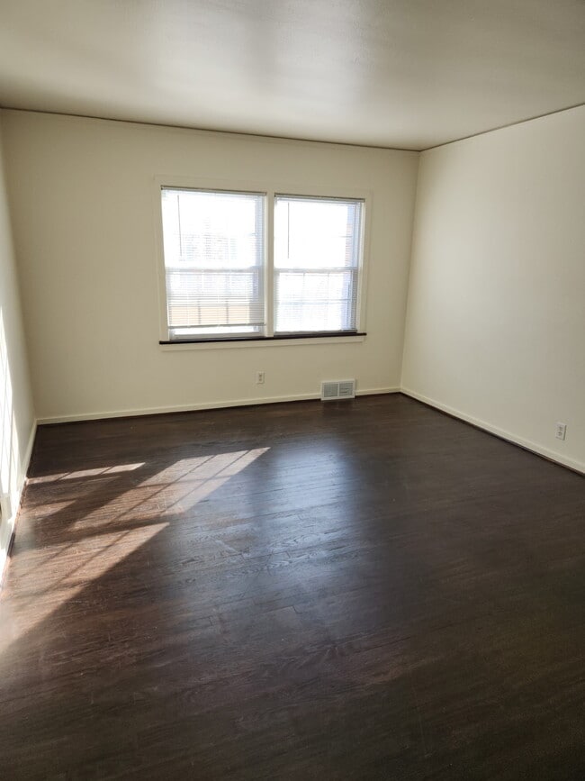 Photo - 6511 7th Ave Unidad 3