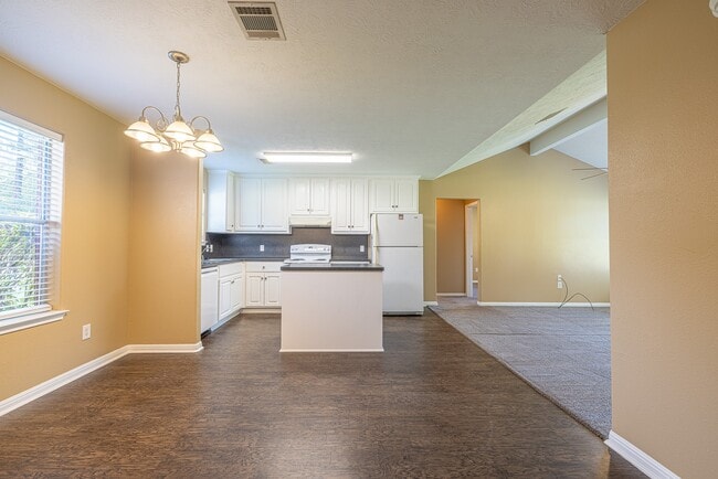Photo - 16381 Many Trees Ln