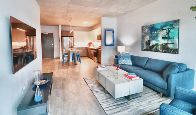Photo - 1039 W Addison St Condo