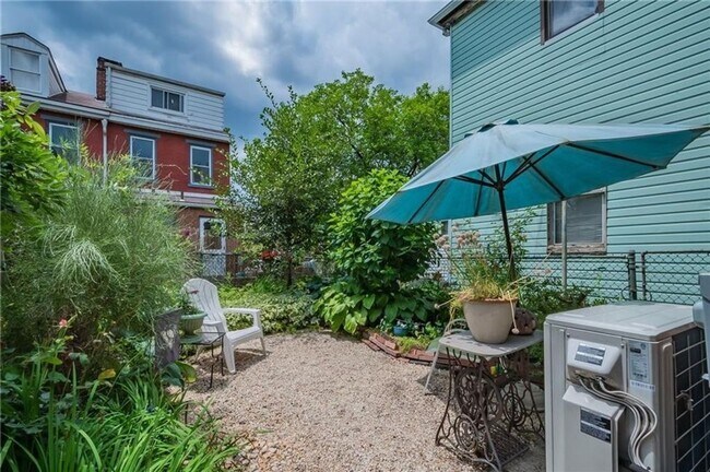 Photo - Lawrenceville - 2 BR Single Family Home, Air Condition, Hardwood Floors!