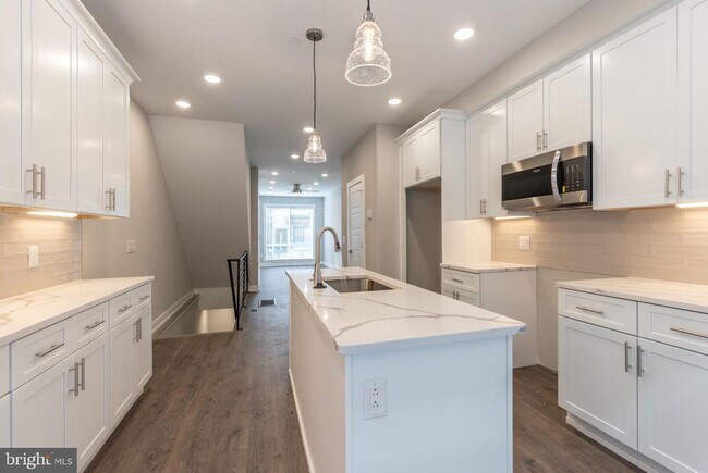 Photo - 135 W Huntingdon St Unit 1