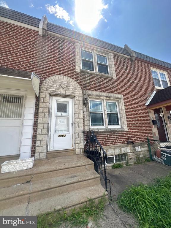 Building Photo - 3903 Claridge St Rental
