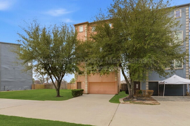 Photo - 408 Eichwurzel Ln