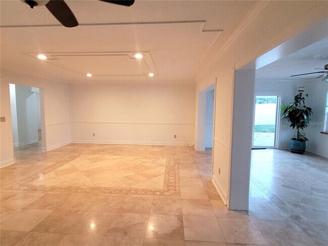 Photo - 356 E Overbrook Dr