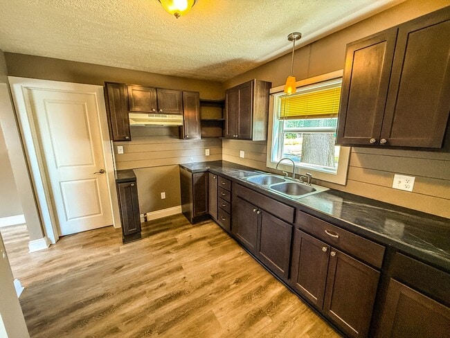 Photo - For Rent – Nicely Updated 3-Bedroom Home i...