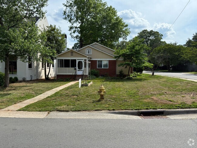 Building Photo - 2302 Chesterfield Ave Rental