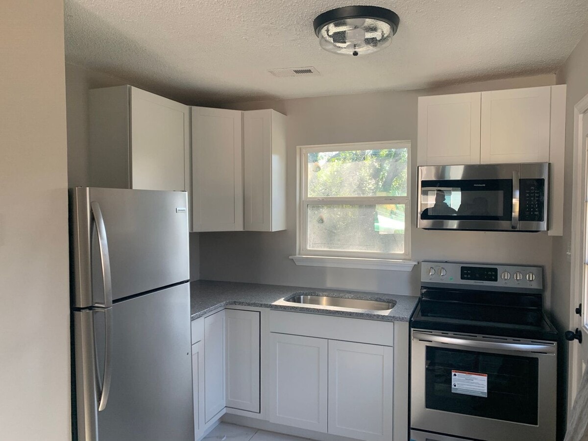 Photo - Small Executive Home in Downtown Raleigh