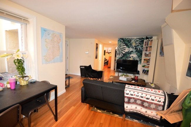 Building Photo - 13 Anderson St Unit G