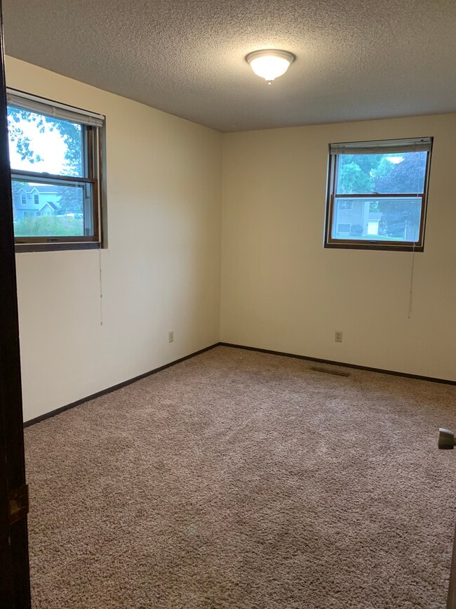 Photo - 1235A Thiher Dr