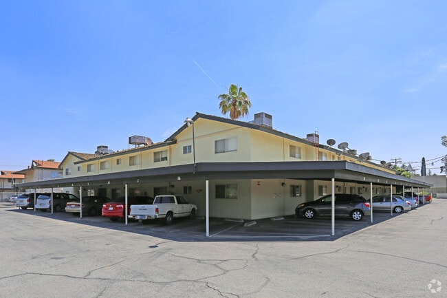 Photo - Tradewinds Apartments