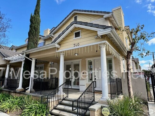 Building Photo - 740 S Azusa Ave Rental