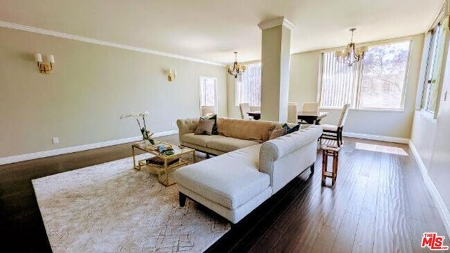 Photo - 412 N Palm Dr Unit 302