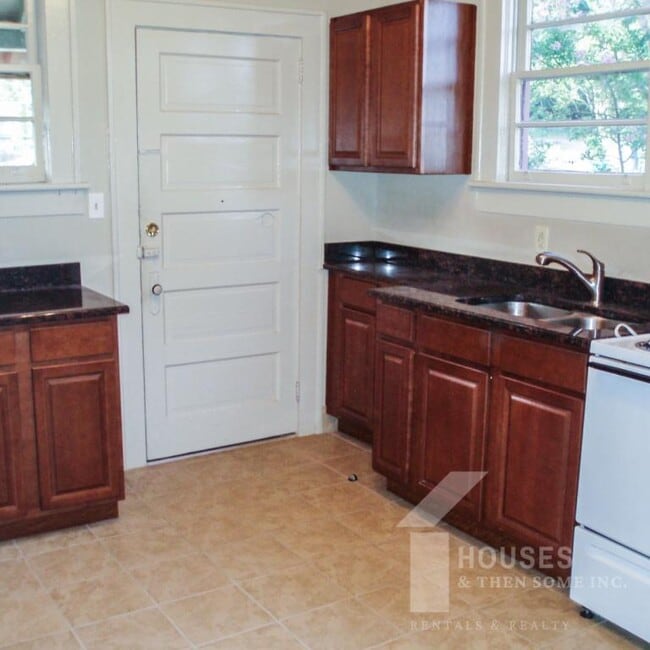 Photo - 16 W Stone Ave