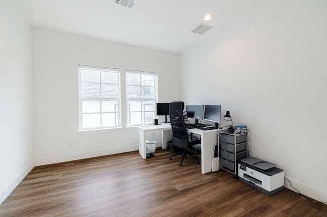 Photo - 10760 Craighead Dr