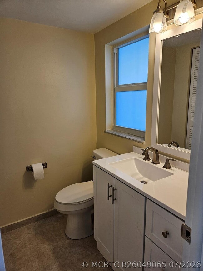 300 NE 26th Ave