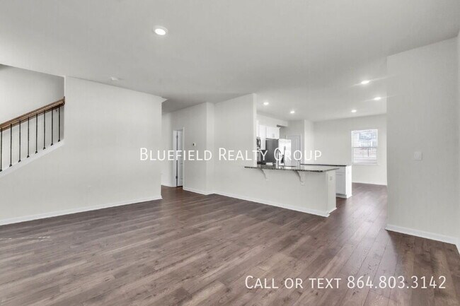 Photo - 380 Fenwick Dr